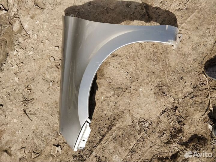 Капот на LADA гранту