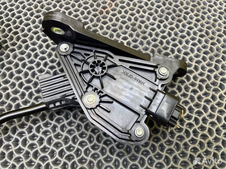 Педаль газа Honda Civic 8 5D 2.2 N22A2 2008