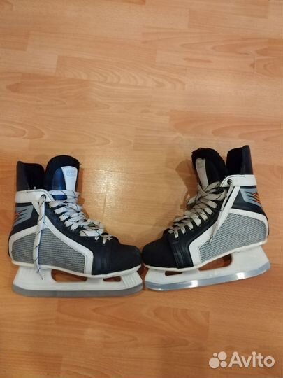 Коньки хоккейные