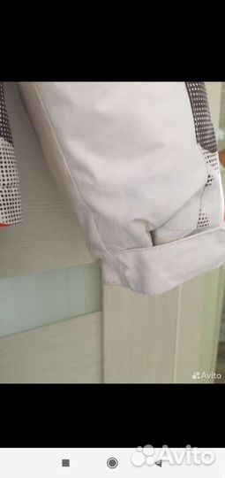 Горнолыжная женская куртка 44 46