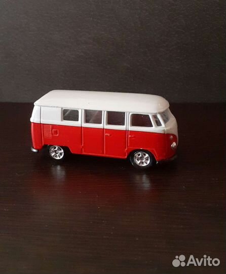 Модель welly 2221 volkswagen microbus 1962