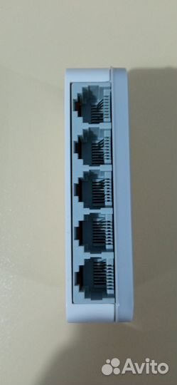 Маршрутизатор D-Link DES-1005A