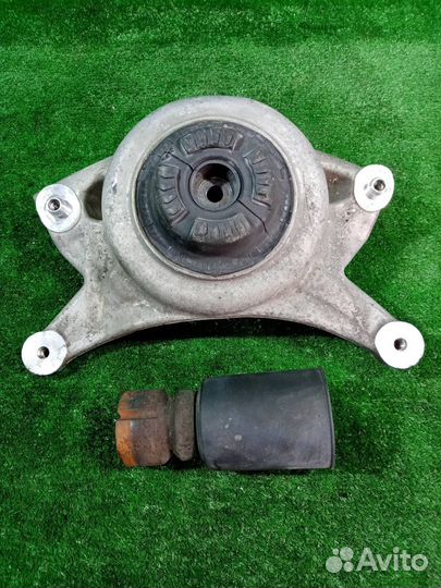 Опора стойки передняя левая Audi A4 B8 cdnc 2010