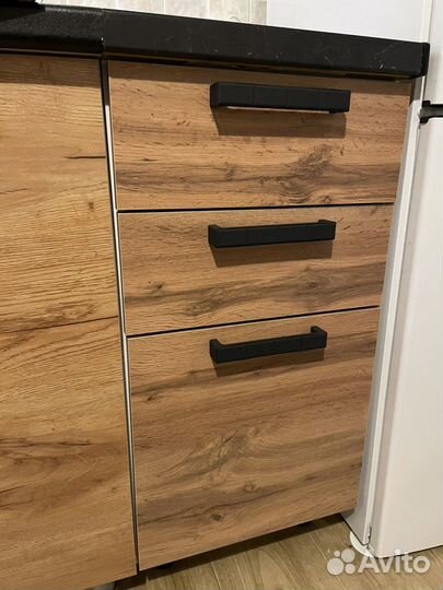 Кухонный шкаф напольный с выдвижными ящиками