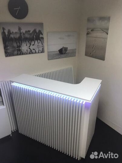 Стойка ресепшн