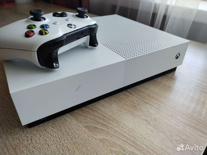 Xbox One s 1tb с играми