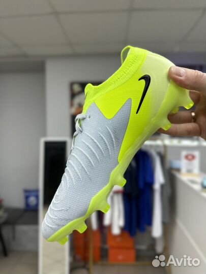 Новые бутсы на круглых шипах nike phantom gx 2