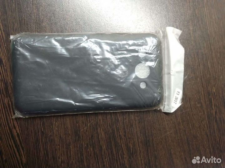 Чехол на телефон