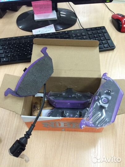 Колодки передние VW Golf,Jetta,skoda Octavia