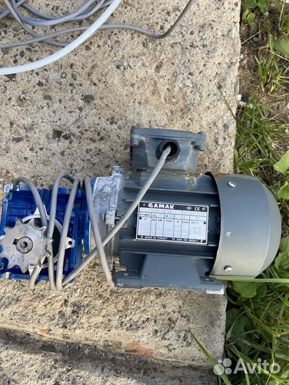 Двигатель с редуктором