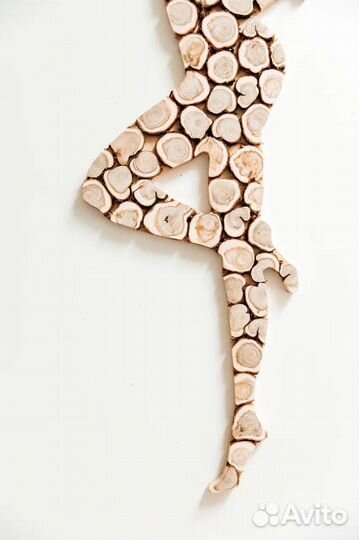 Панно из можжевельника