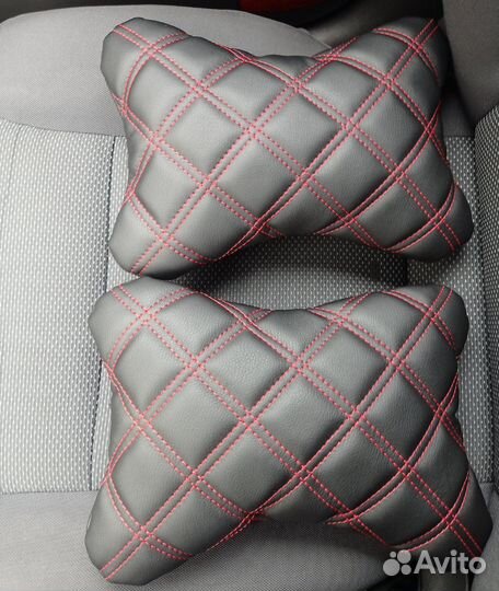 Подушки под шею, на спинку кресла либо автомобиля