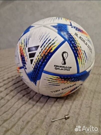 Футбольный мяч adidas