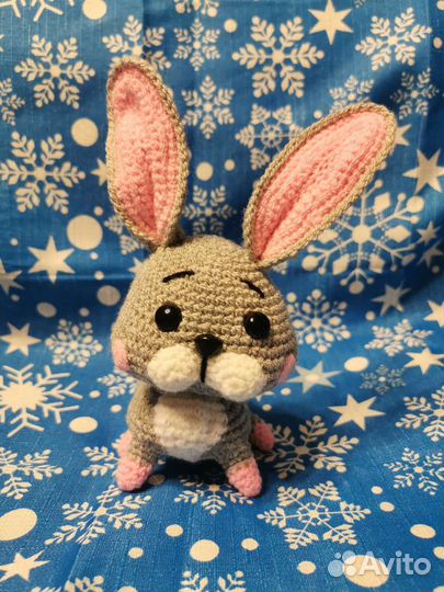 Вязаные игрушки зайка