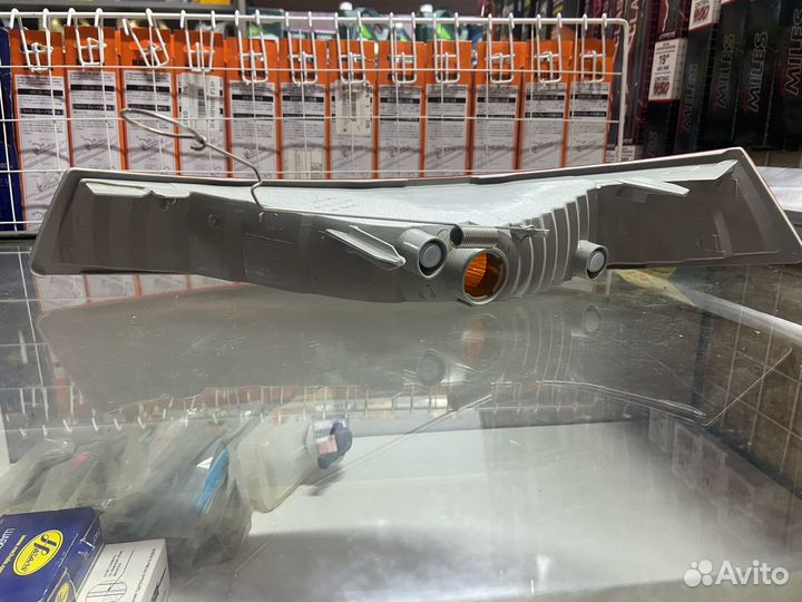 Указатель поворота правый на Renault Trafic