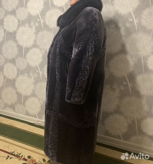 Шуба мутоновая с ворртником чернобурая лиса