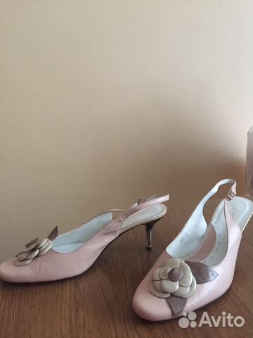 Босоножки кожаные новые