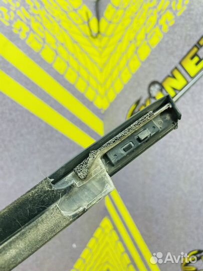 Молдинг Уплотнитель передней правой двери Фокус 3