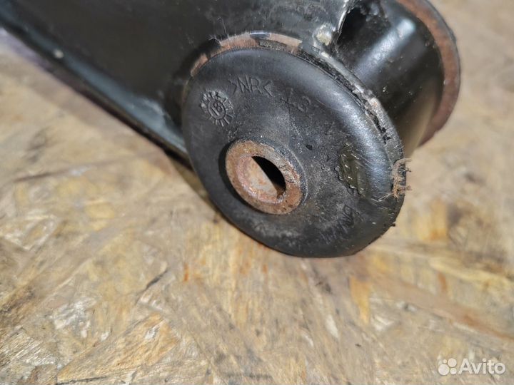 Рычаг передний правый Volkswagen Amarok рест. 2018