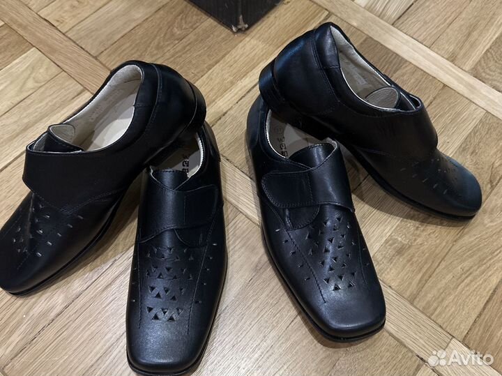 Новые школьные ботинки для мальчика