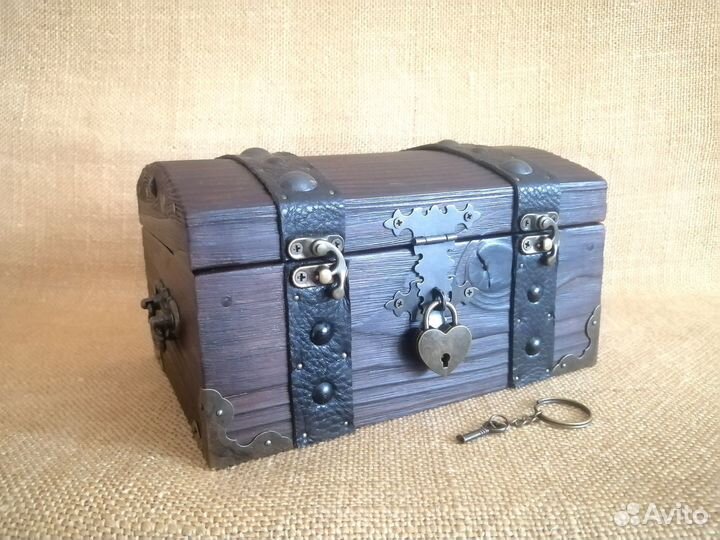 Шкатулка сундучок