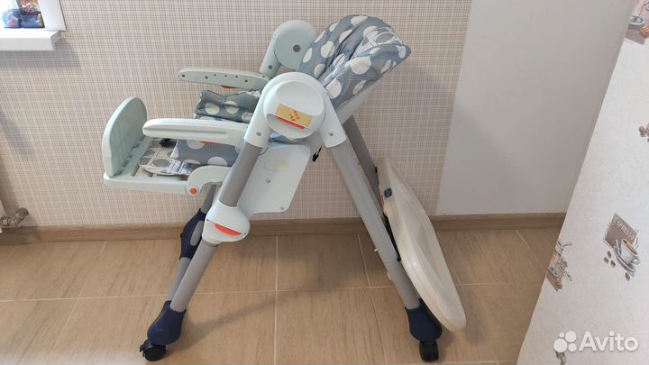 Стульчик для кормления Chicco Poly 2in1