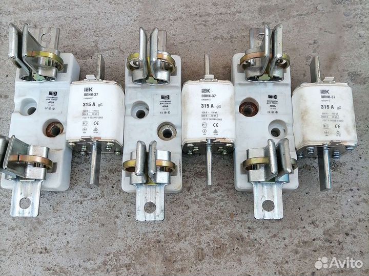 Держатель плавки предохранителей