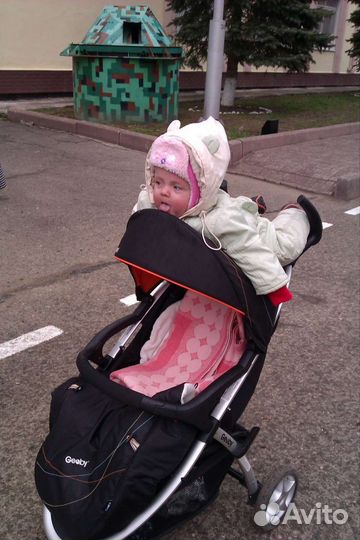 Прогулочная коляска
