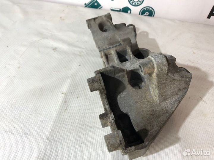 Кронштейн генератора Renault Duster K4MA690 2013