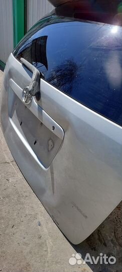 Крышка багажника toyota corolla fielder e121