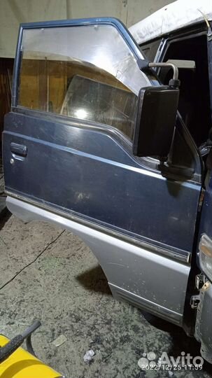 Двери Mitsubishi Delica, 1991