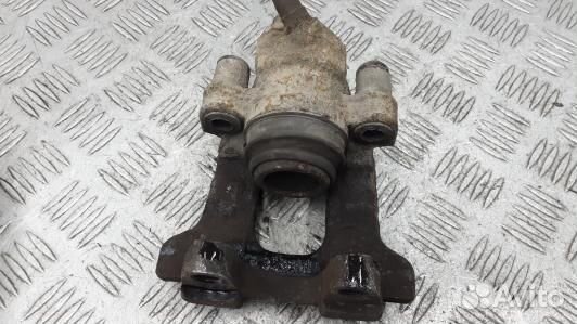 Суппорт тормозной задний правый mercedes benz M-cl