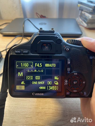 Зеркальный фотоаппарат Canon EOS 550D