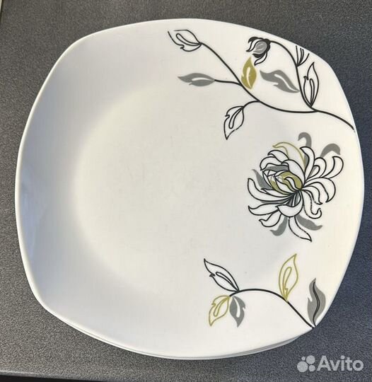 Набор тарелок