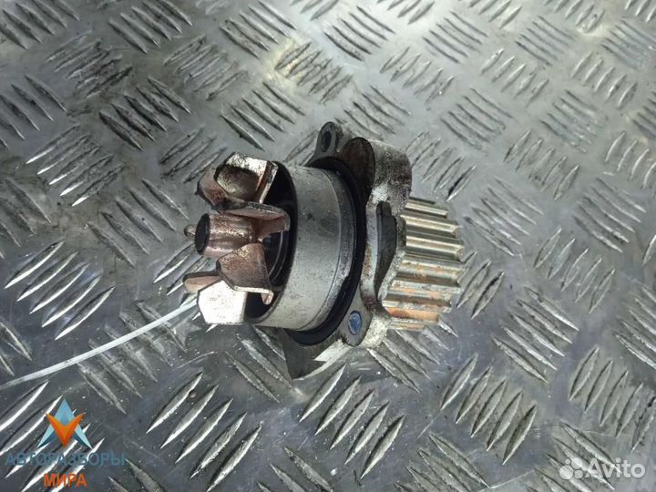 Помпа Volkswagen Sharan 2-й рест. 2005