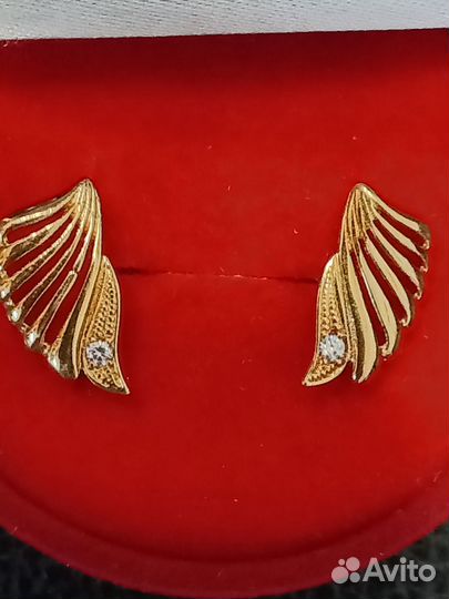 Золотые серьги