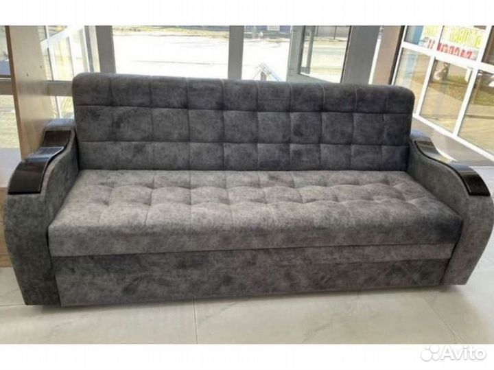 Прямой диван в наличии