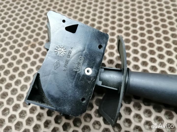 Переключатель стеклоочистителя Рено Логан / Ларгус