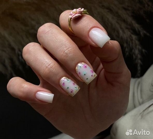 Маникюр/ Наращивание ресниц/ Коррекция бровей