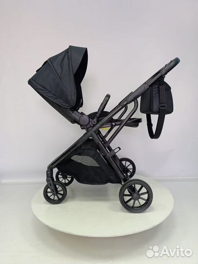 Прогулочная коляска новая