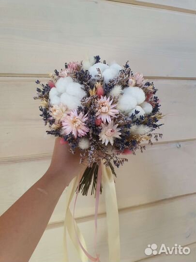 Неувядающий букет с лавандой и сухоцветами