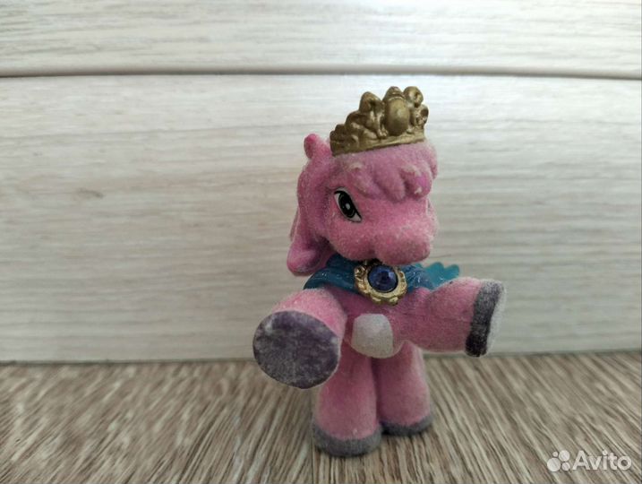 Лошадка с короной