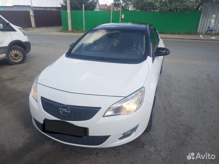 Opel Astra 1.6 AT, 2011, 200 000 км