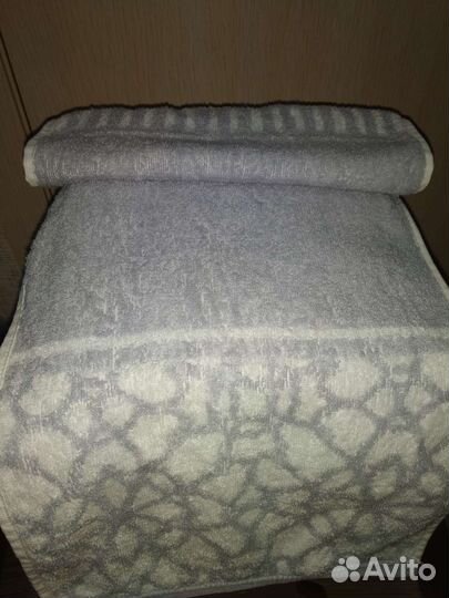 Новые полотенца, пледы, наволочки и др