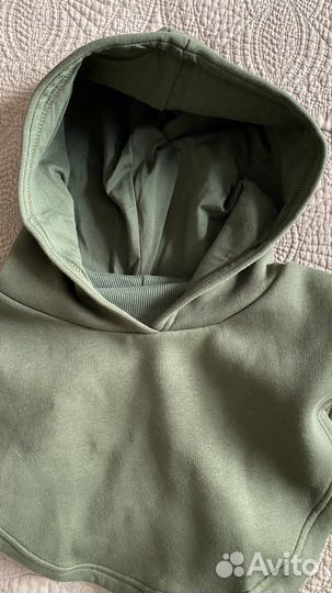 Манишка с капюшоном