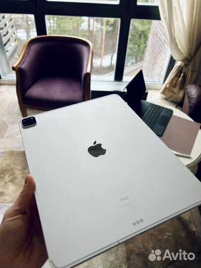 iPad pro 12.9 -inch (4th Generation)