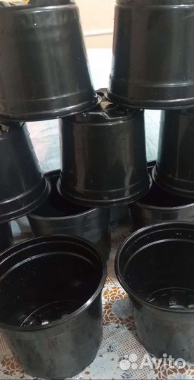 Цветочные горшки и поддоны