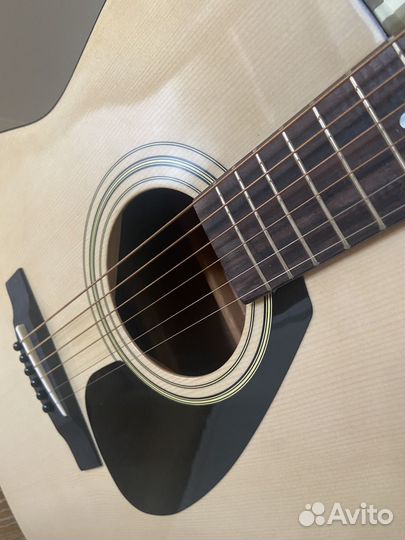 Акустическая гитара