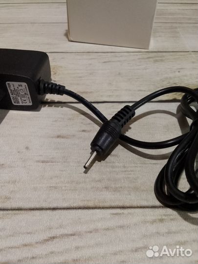 Зарядное устройство тонкое