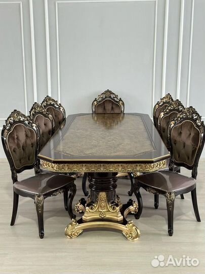 Кухонный стол и стулья